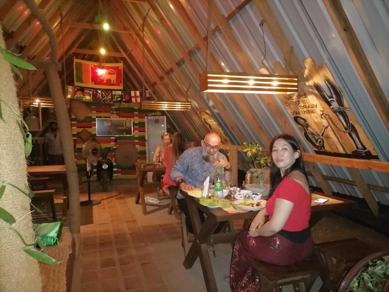 Dinna Nature Hostel Sigiriya Exteriör bild