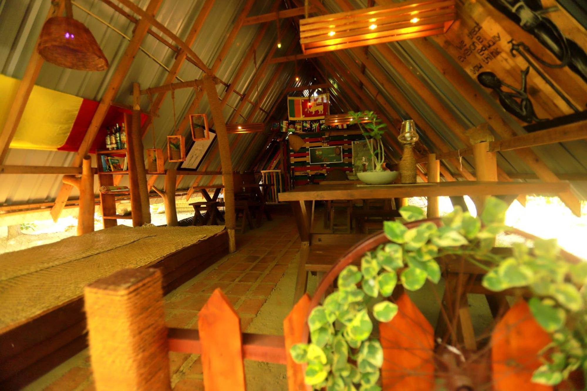 Dinna Nature Hostel Sigiriya Exteriör bild