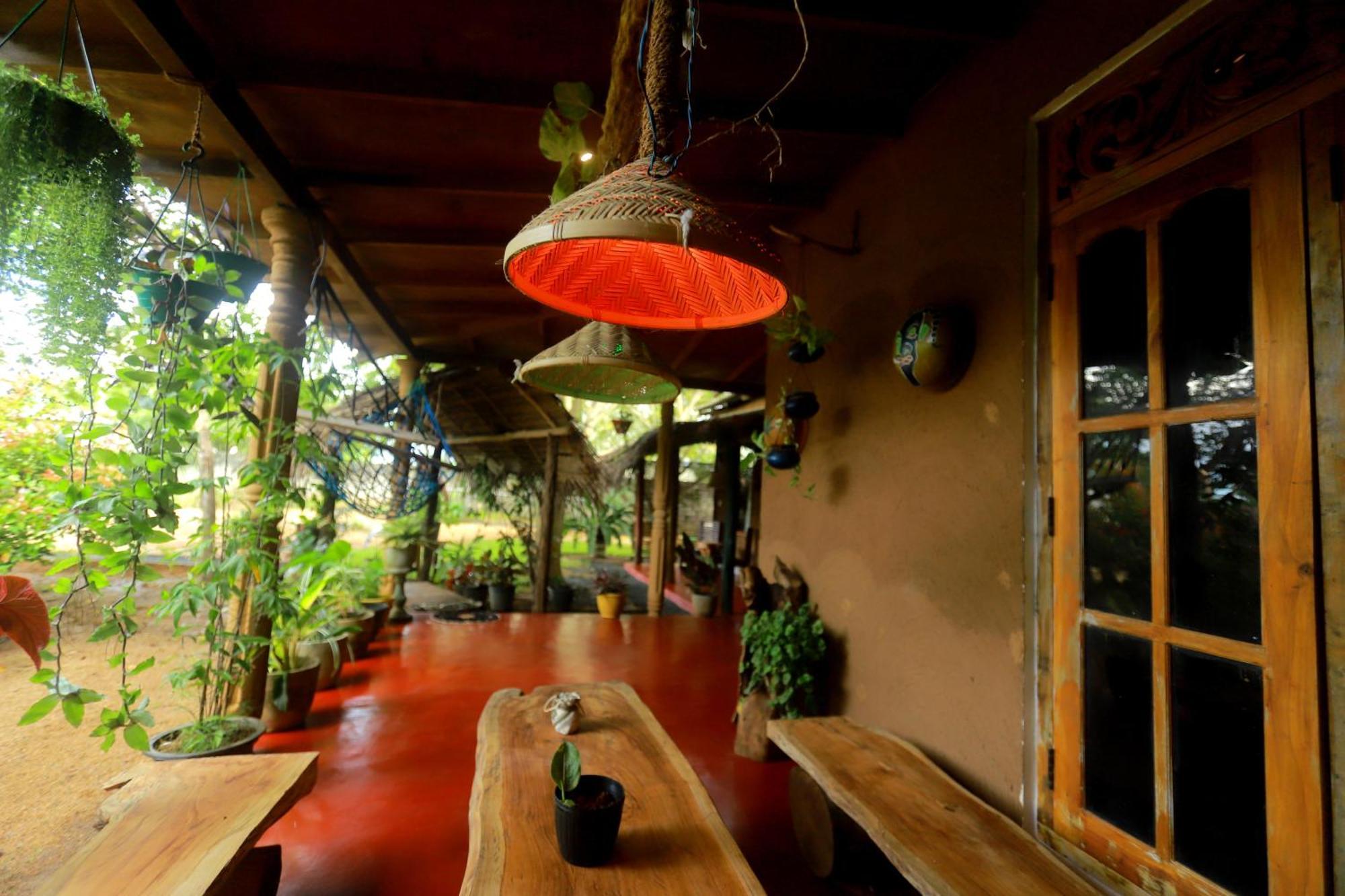 Dinna Nature Hostel Sigiriya Exteriör bild
