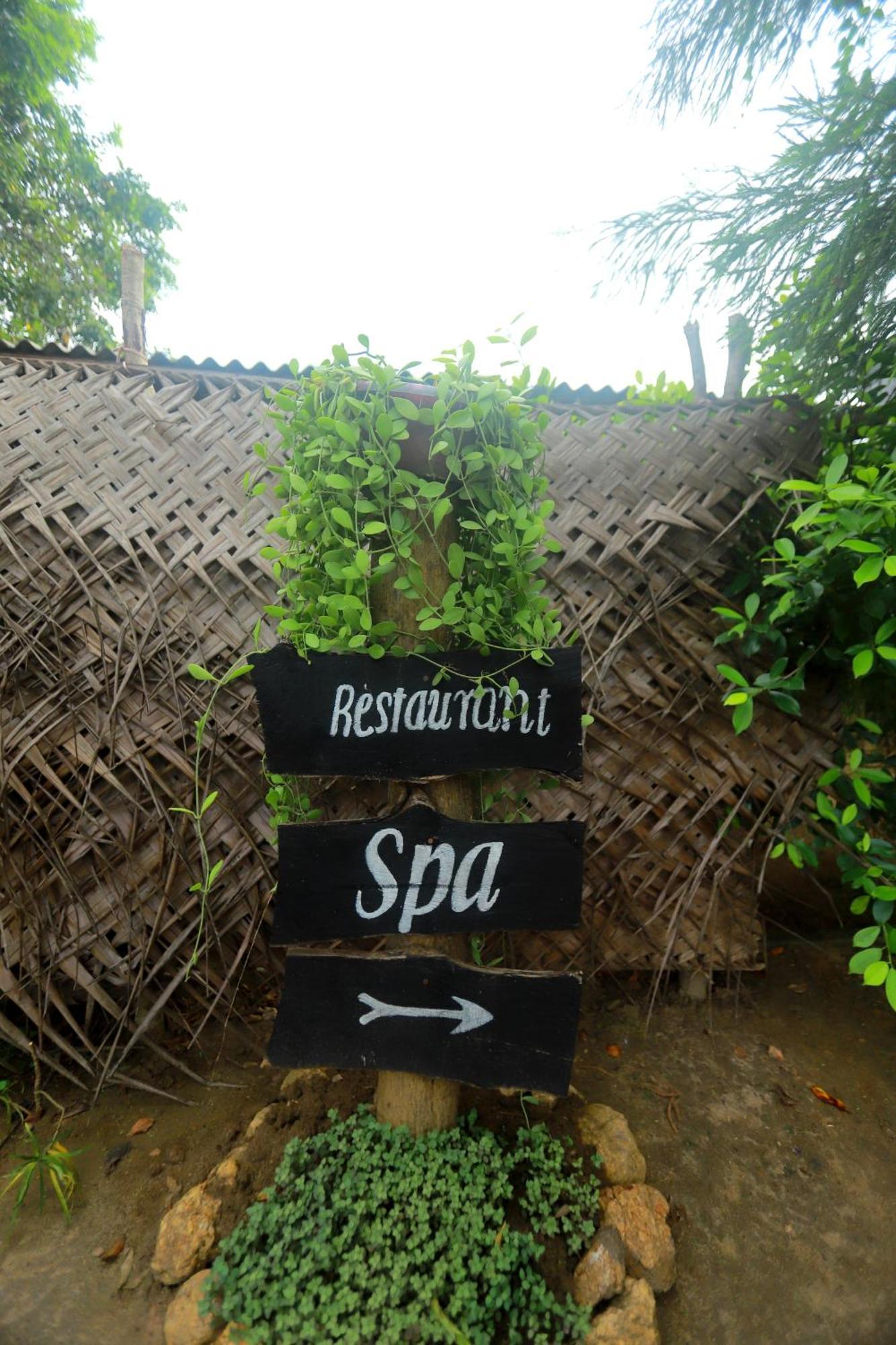 Dinna Nature Hostel Sigiriya Exteriör bild