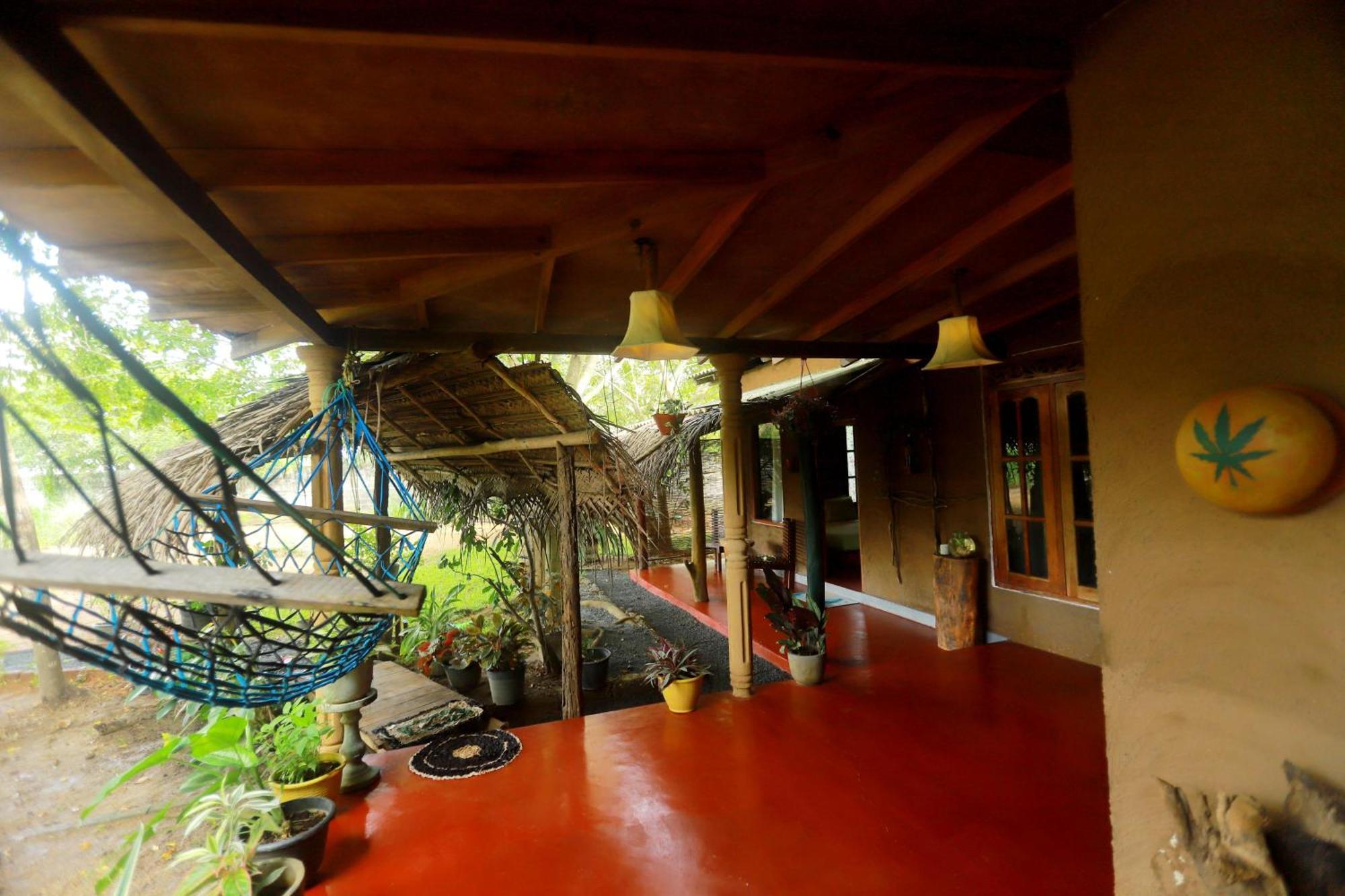 Dinna Nature Hostel Sigiriya Exteriör bild